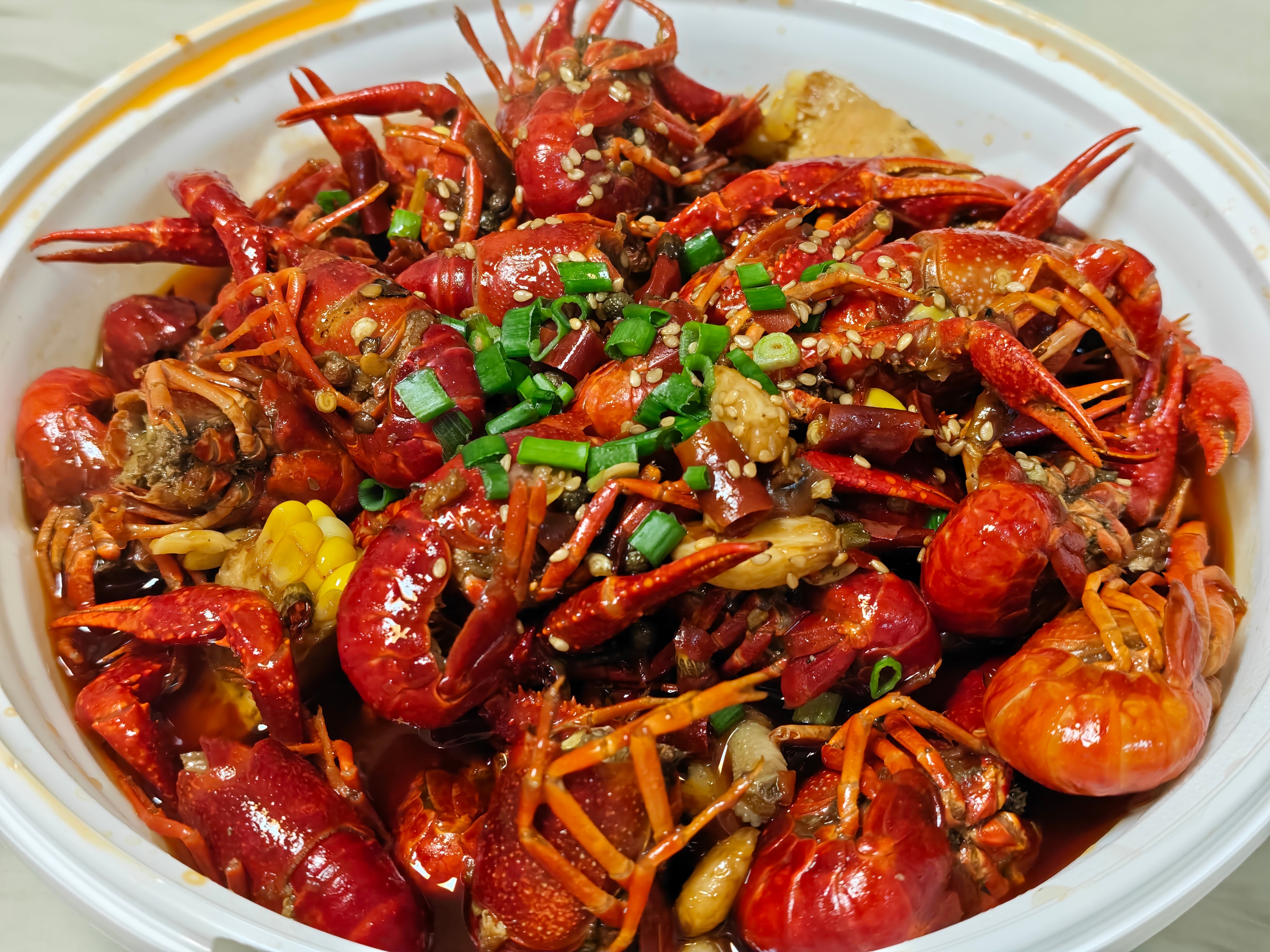 媳妇断奶成功，她说今晚必须庆祝整一份小龙虾恰恰，我说就一份小龙虾够了吗，她说当然