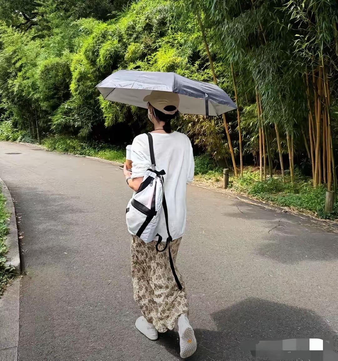 著名演员周迅也已经开始有“老人味”了，已经有这个年龄的感觉了！？？？我心里感觉不