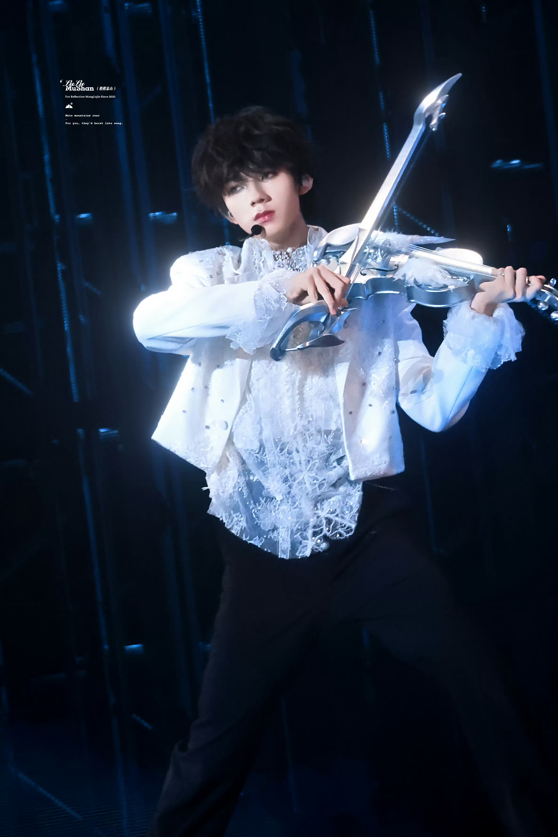 美男才有的～穿蕾丝的权利～是长出了轻盈的翅膀～也可以是束缚的网🕷️ 