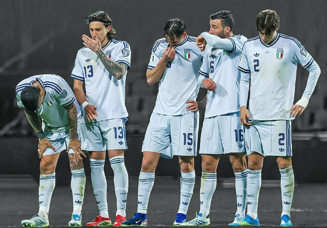 连续三次......意大利已经成为历史上第一支连续三届未能晋级世界杯决赛的前世界