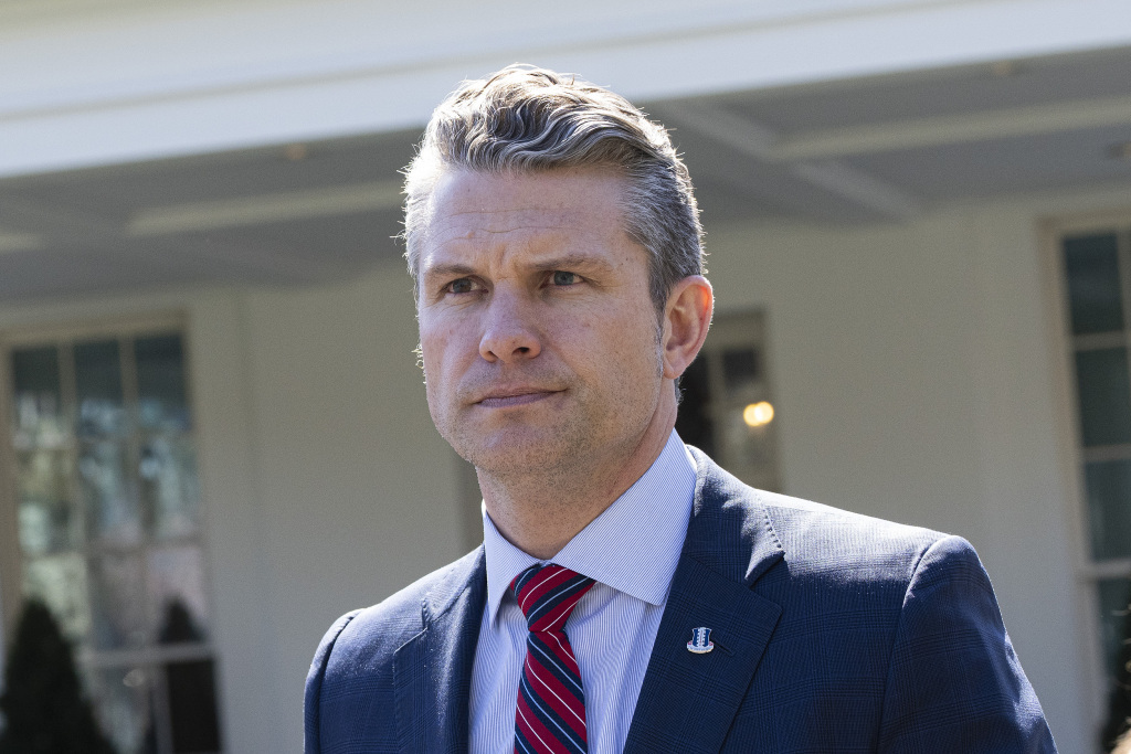 美国国防部长赫格塞思缺席2月12日北约防长会议，由副手科尔比代为出席。这是美国政