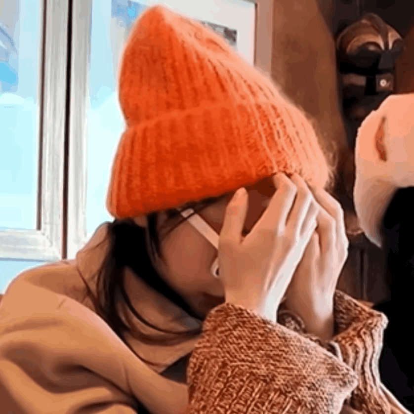 #花儿与少年# 被这张笑发财了，她在干嘛 ​​​