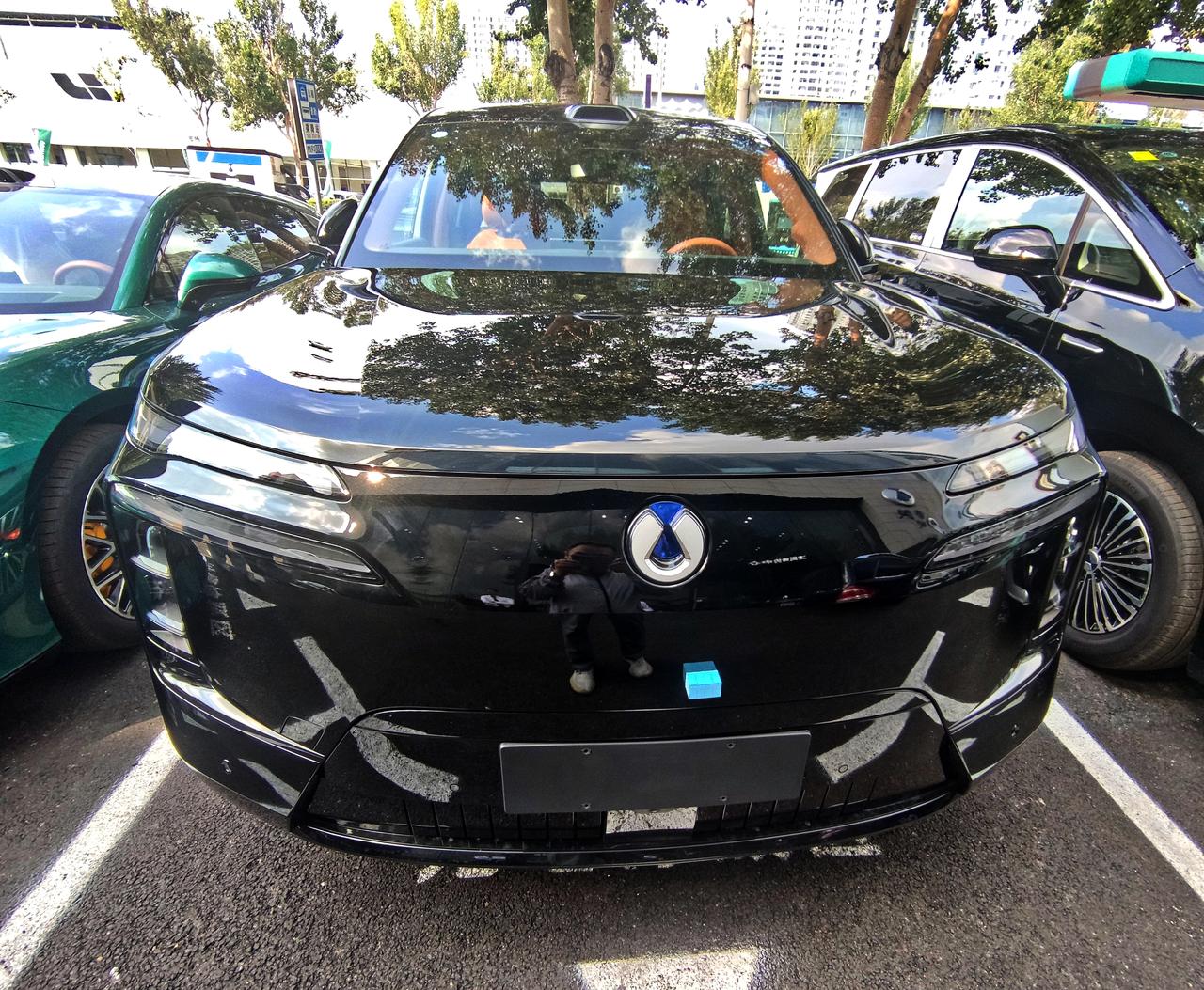 全新《腾势N8L》豪华SUV
  2026年6月23日，比亚迪腾势旗下，一款全新