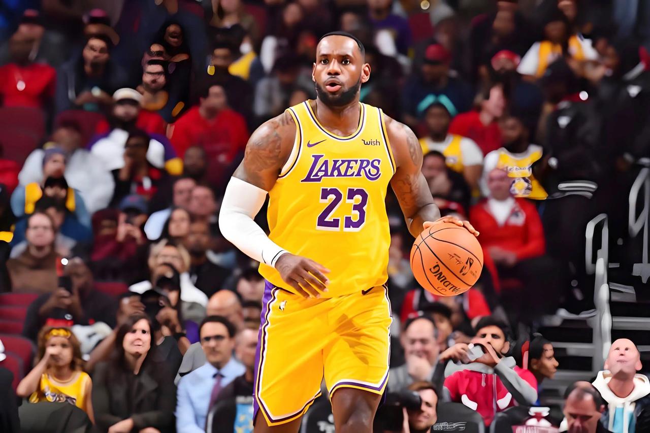 1. 勒布朗·詹姆斯 (LeBron James) —— 综合实力的“天花板”