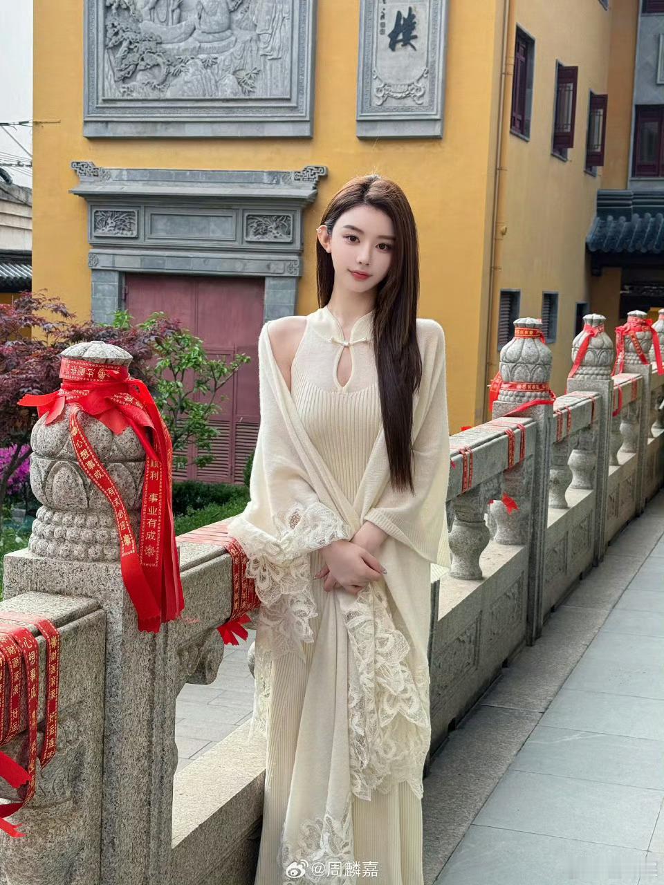 冯绍峰恋情  狗仔爆料冯绍峰新恋情，女方疑似为周麟嘉，随后周麟嘉火速否认。 