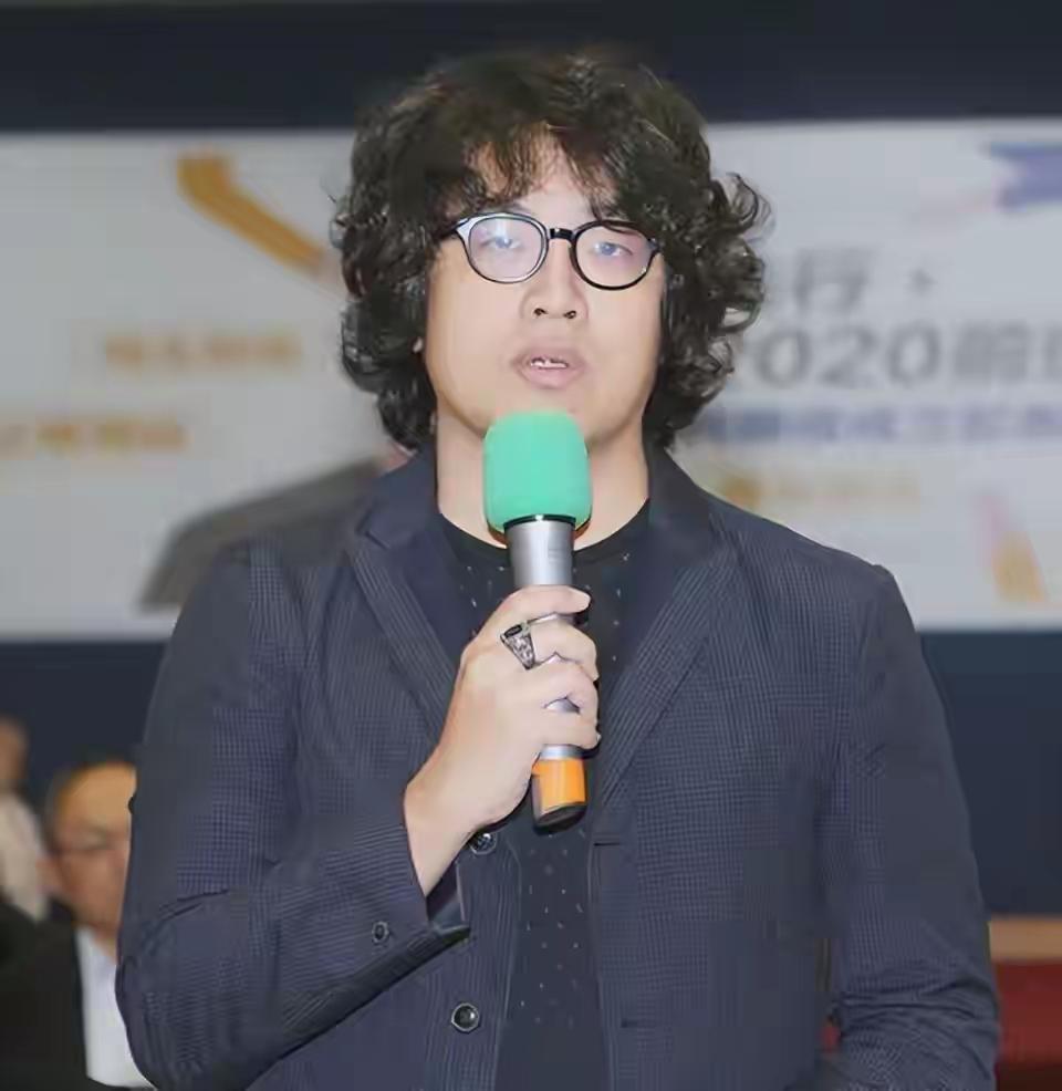 沈伯洋再挑大陆底线，拉拢数百台独举牌示威，中央这次动了真格
沈伯洋被大陆正式立案