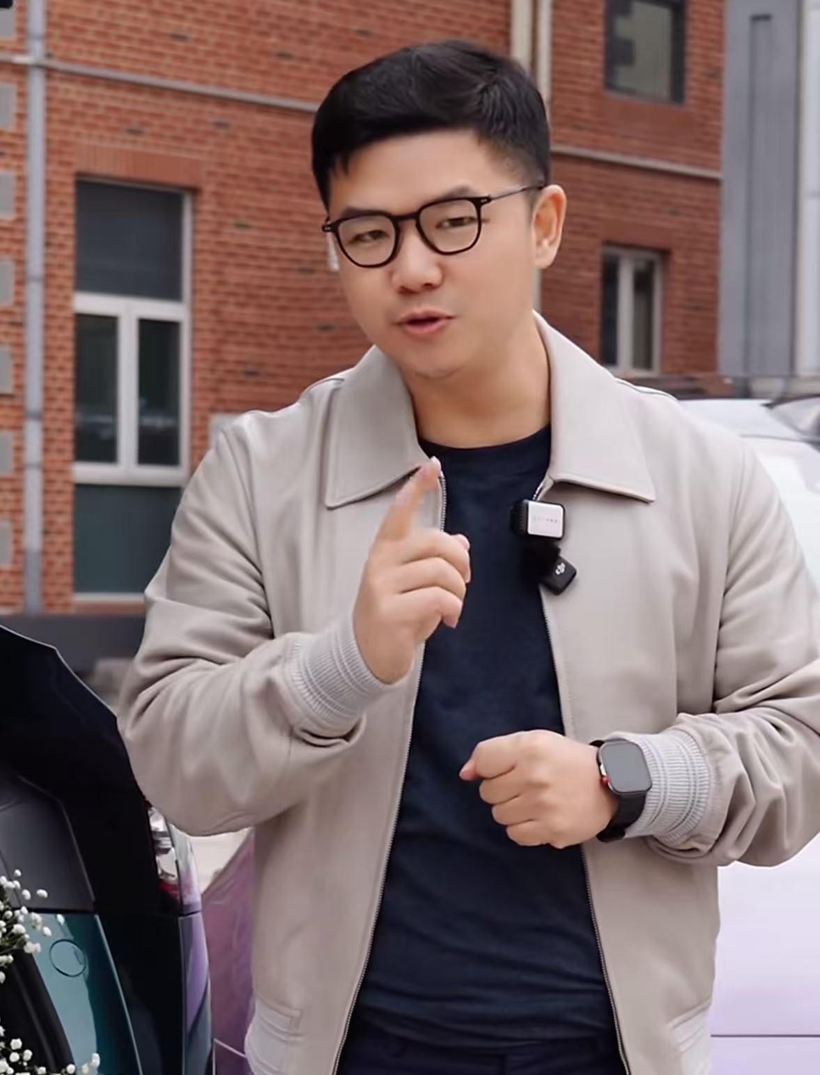 智界高管称新配色是态度的表达赵长江智界S7实力喊话一抹全新配色，彰显不随波逐流的