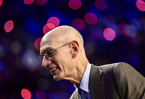 虽然NBA理事会今天投票通过了开始扩军探索的决议，但萧华提到确实有一些老板不认为