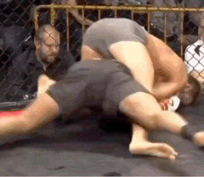 戴好牙套再打
兄弟是个讲究人