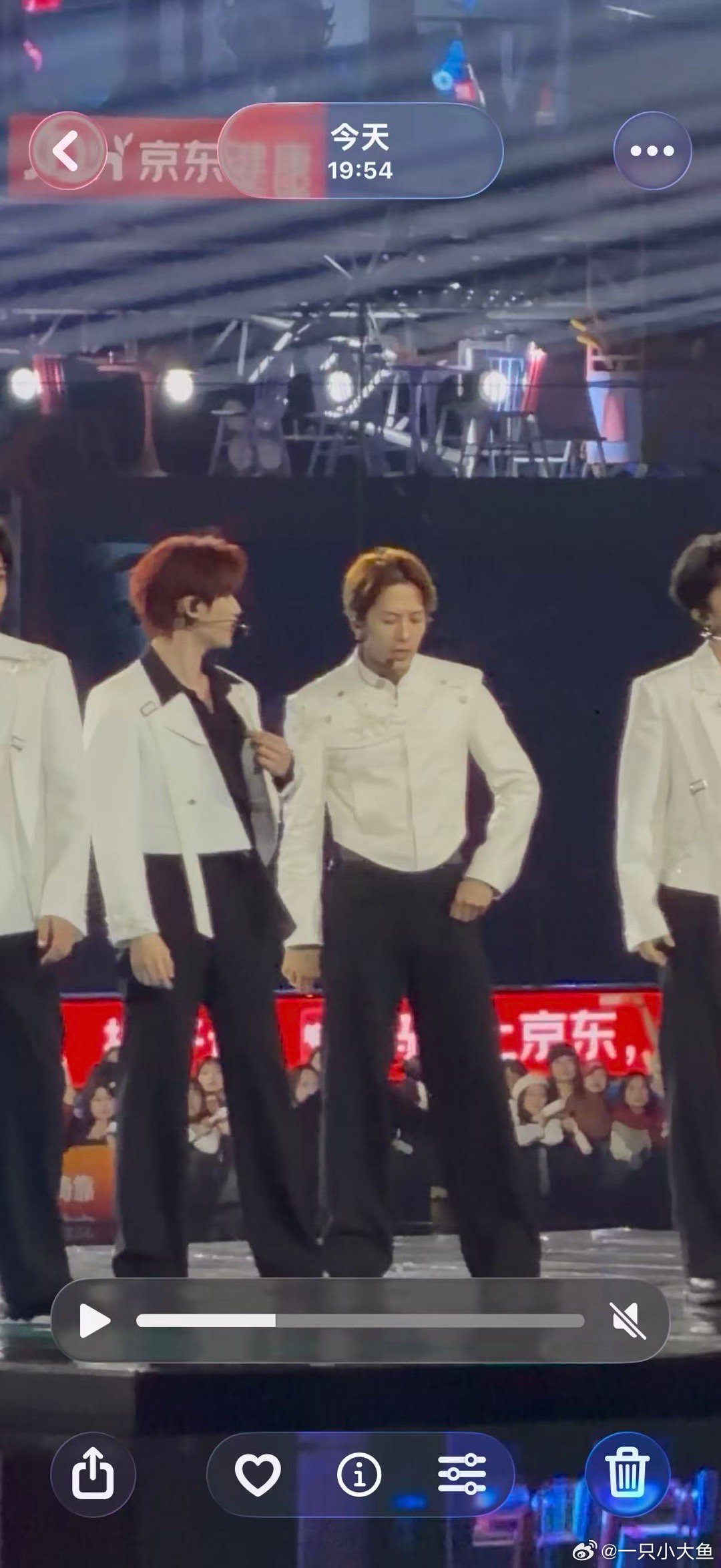 woc老公 🥵这是正式服装吗🥵王嘉尔时代少年团终于要合作上了