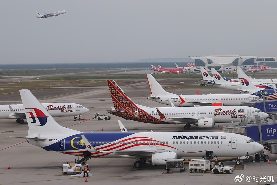 马来西亚通报MH370搜寻最新进展3月8日，马来西亚交通部通报称，由马来西亚政府