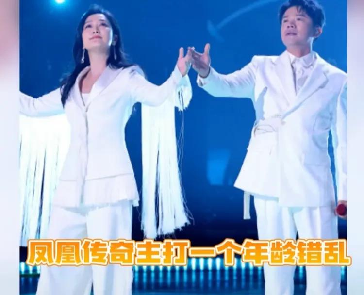 上次刷到一个 团队团建去KTV唱歌有个同事从头到尾都不唱歌，然后到凤凰传奇的歌都