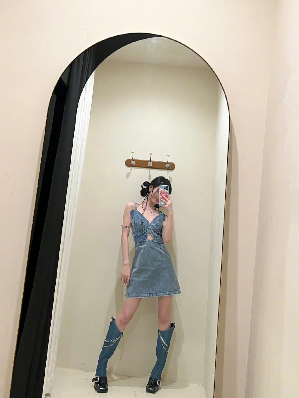 鞠婧祎｜全身对镜自拍🤳 