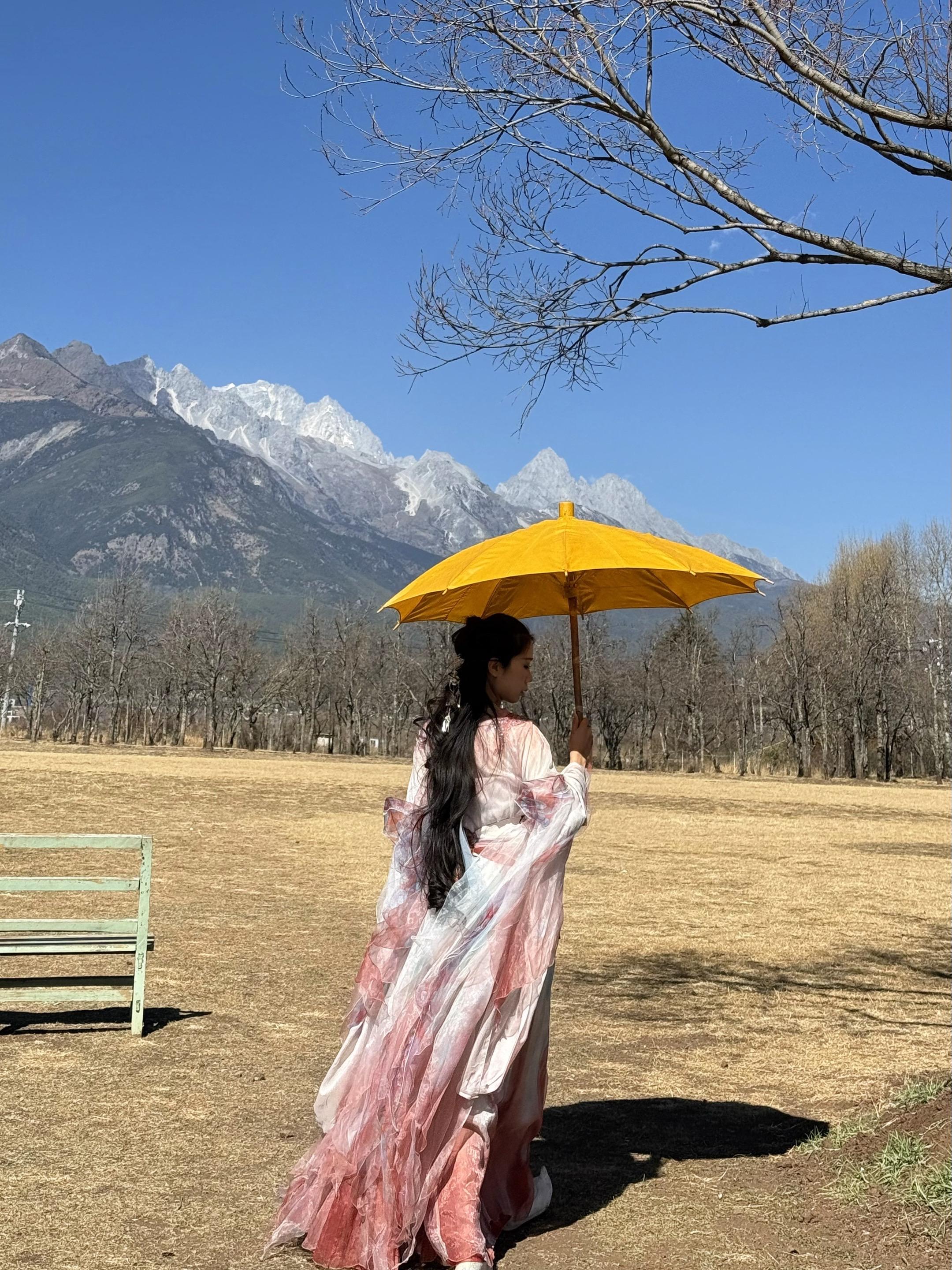 “却恰似你我那年。”