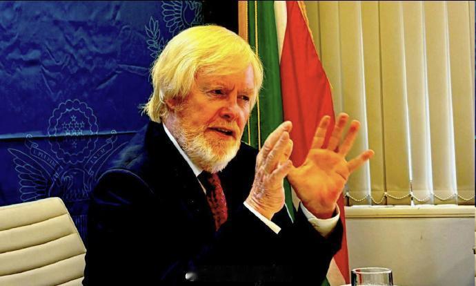 【南非召见美国大使，就其争议性言论进行质询】

据媒体报道，日前美国大使利奥·布