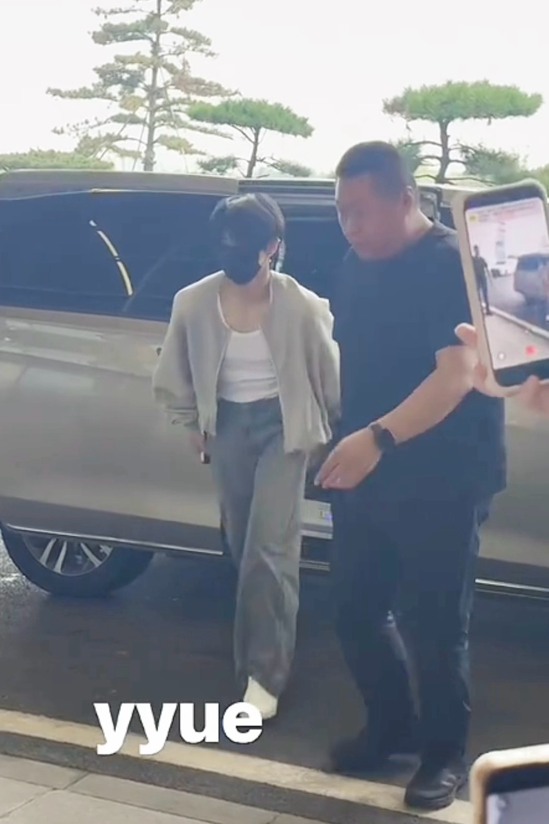 我的妈呀 这套太温柔了吧 完全梦回 还带着耳环…… ​​​