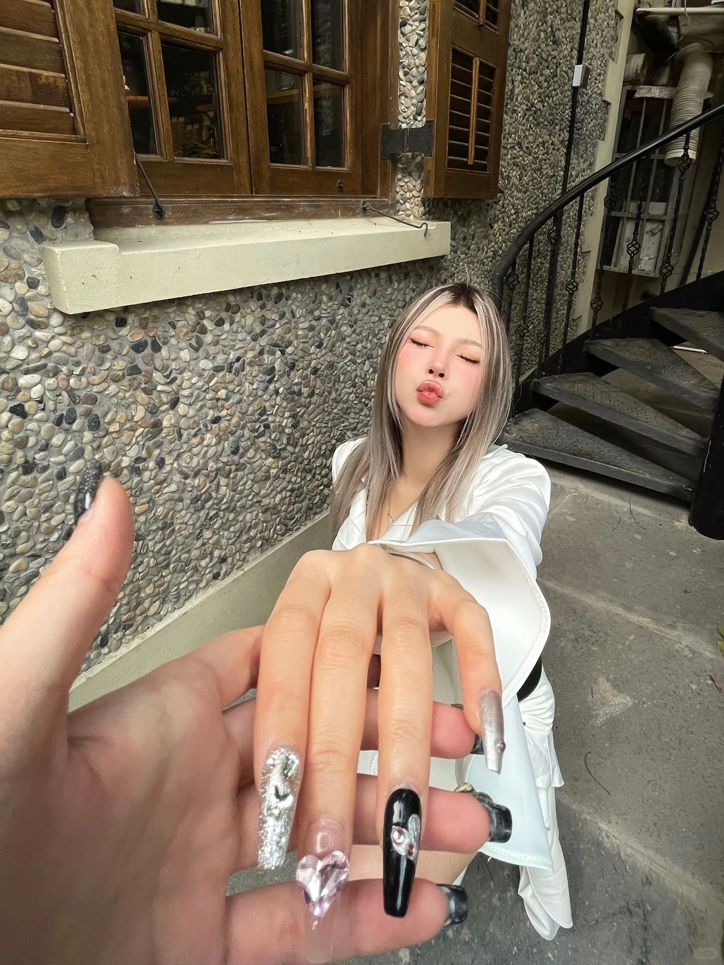 一种很新的秀美甲方式💅