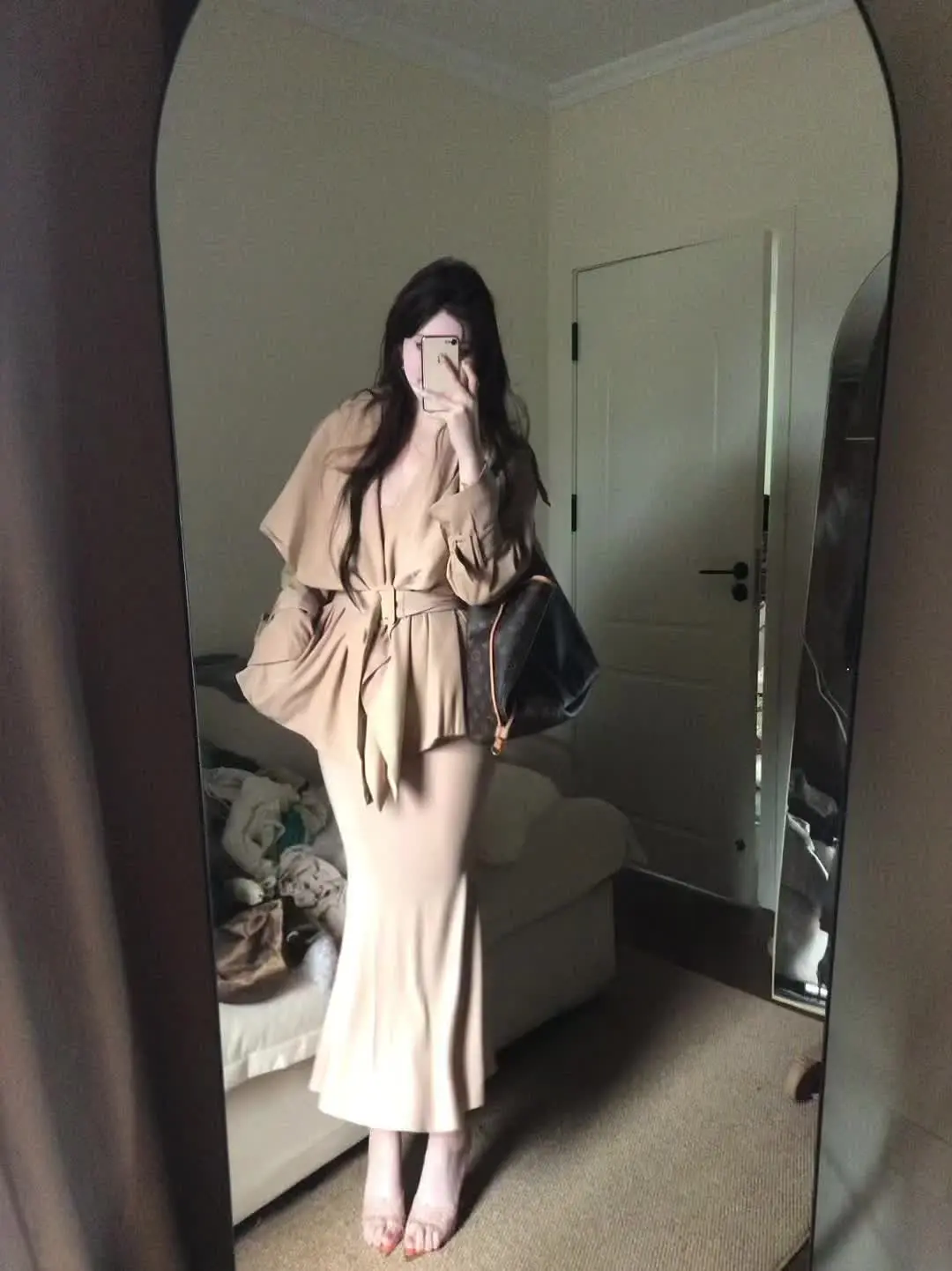 回忆是可以删的 那你的脸呢 也可以扇吗