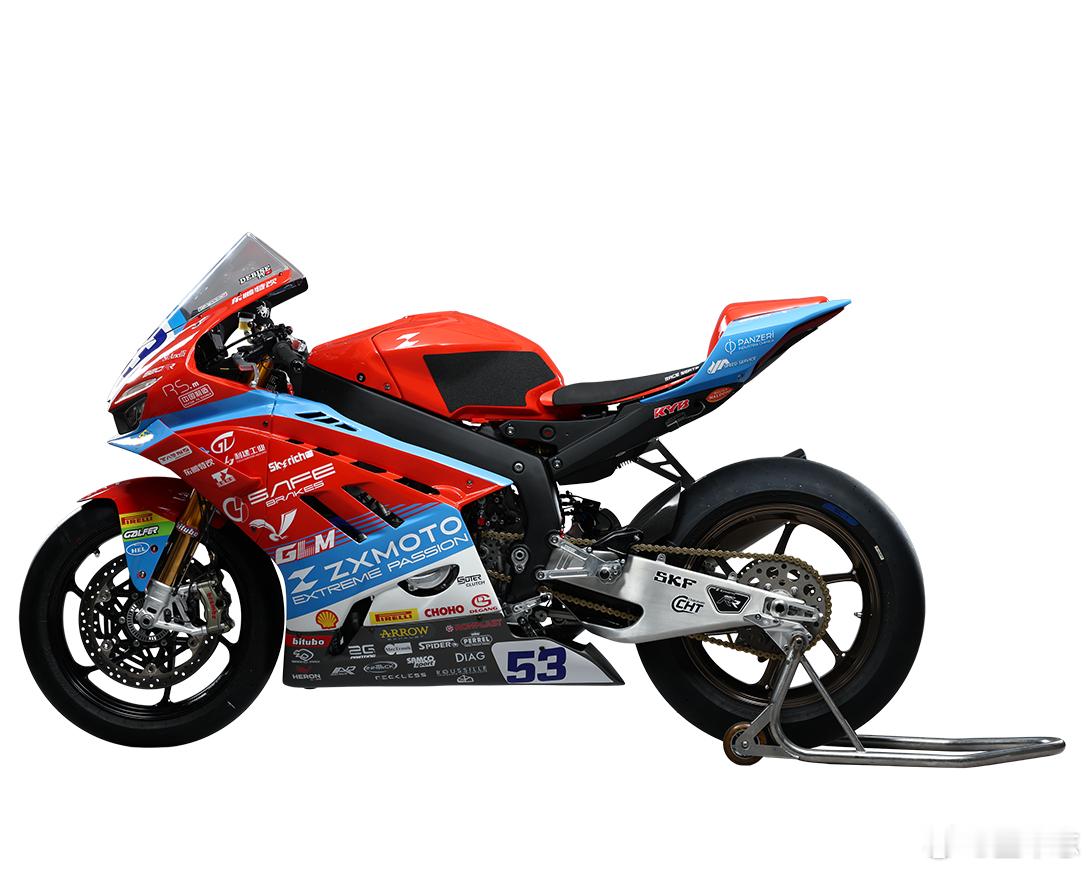 荣耀与张雪机车官宣合作荣耀的动作太快了。虽然张雪是最近的流量密码，但荣耀真正看重