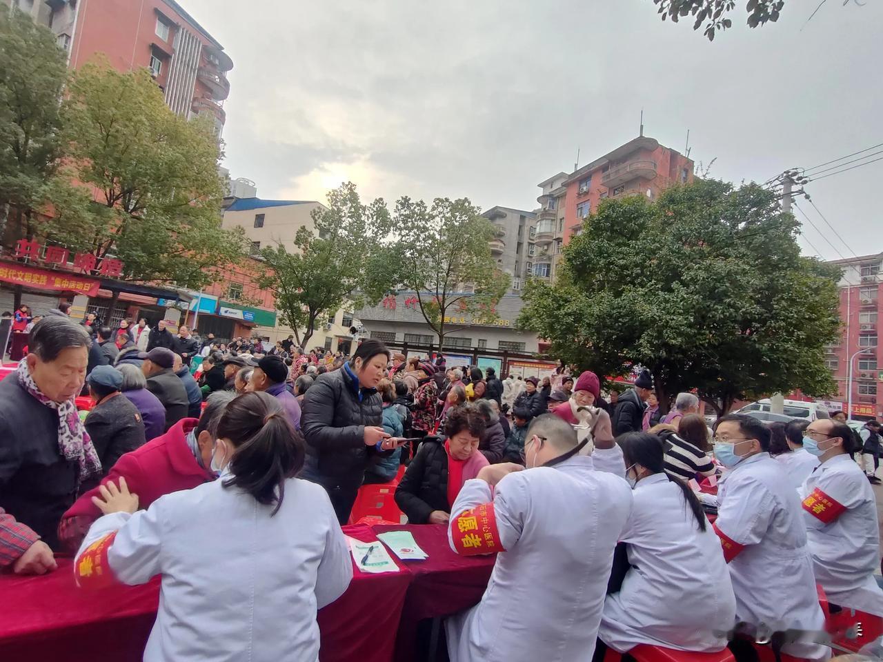 健康黄石  营养先行
2025.1.7，腊八节，黄石市营养学会社区营养专委会、老