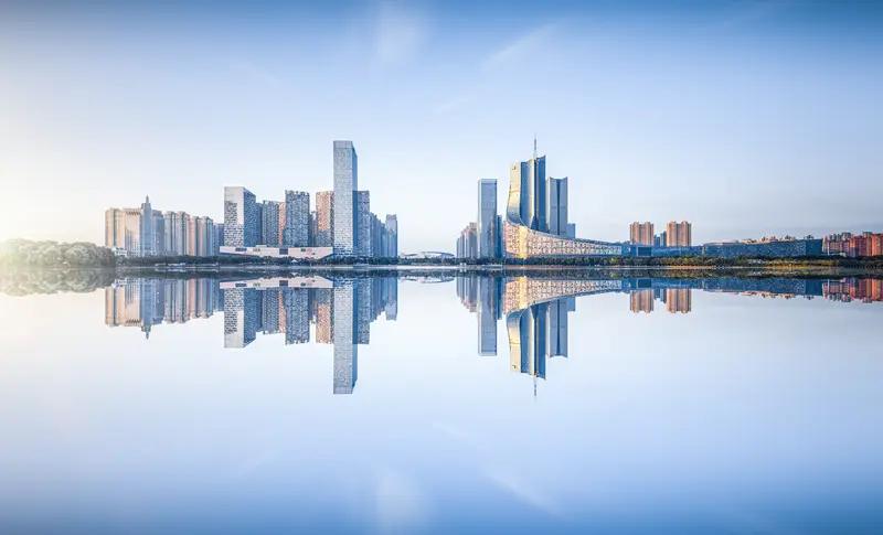 改革开放，改的是思维定式，释放的是与周边及沿海交流、人们长讲锅圈经济与各国合作的