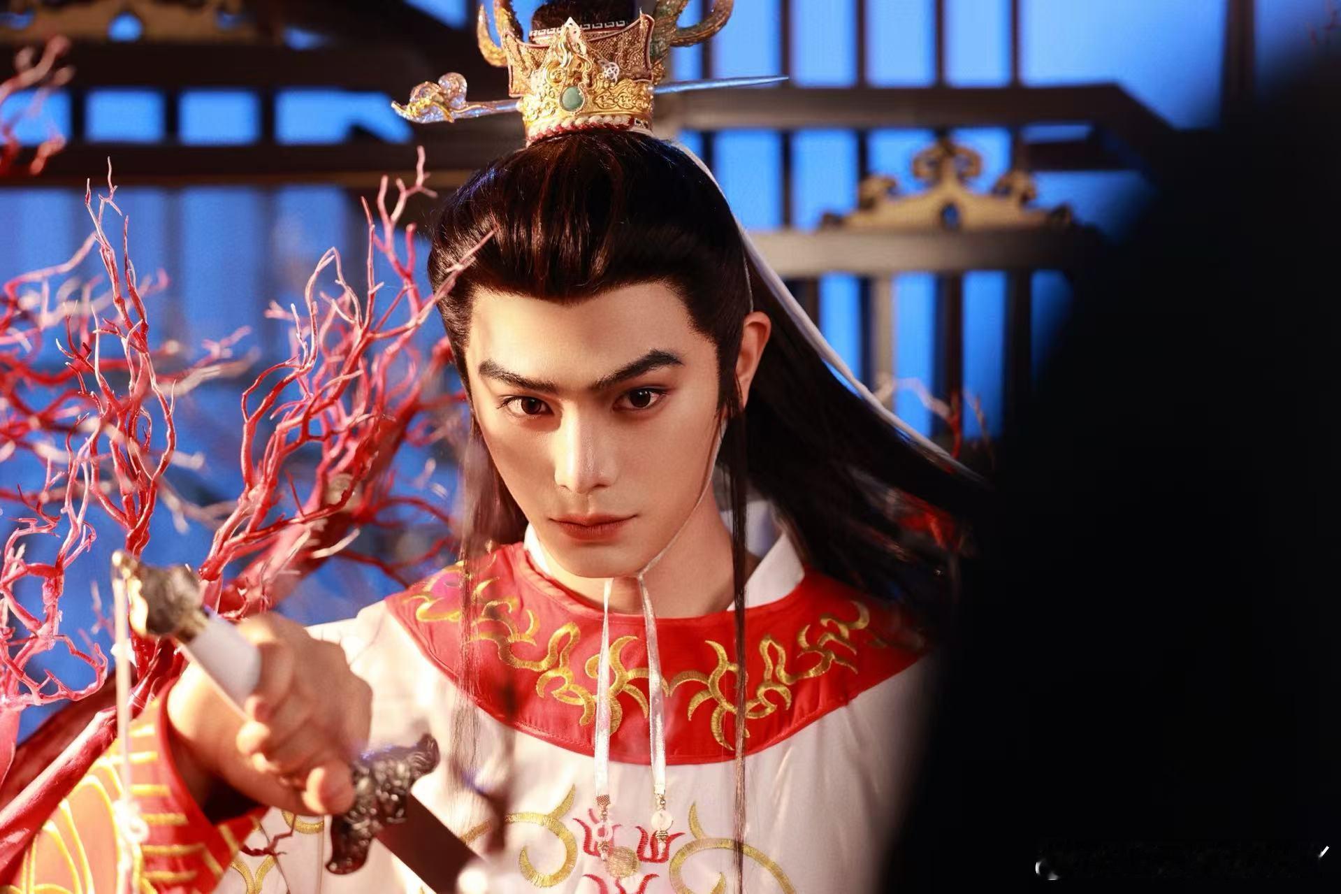 丁禹兮cos白龙马好帅 不愧是cos界的天花板，丁禹兮白龙马造型精致又大气，英气