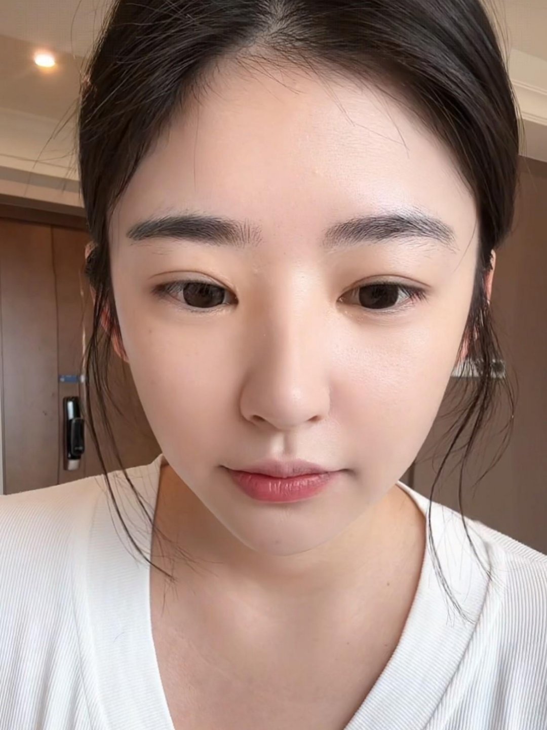 黄一鸣被限高 网红黄一鸣直播爆料因合同纠纷被强制执行限制高消费。债务源于早年生育