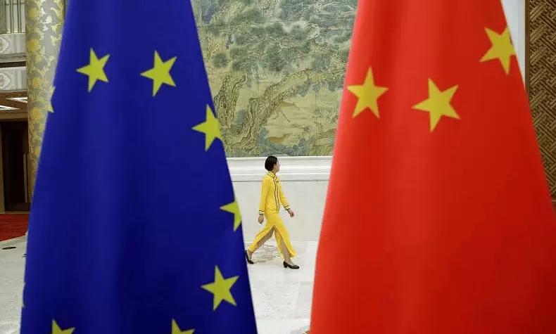中国人口不能低于10亿，否着要出大问题。从经济角度看，庞大人口意味着广阔消费市场