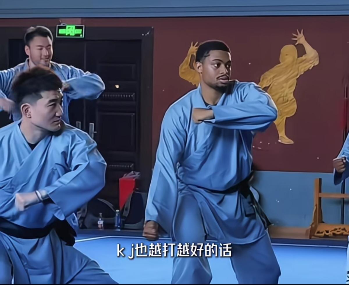 咦！孙铭徽跑到少林寺学武，是不是晚了一点呀！今年已经30岁了！他如果是20出头的