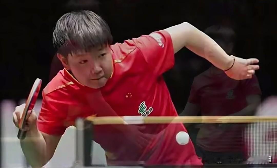 没想到啊，这么拼的孙颖莎比赛场上也会走神，太罕见了。

这是她在采访时自己说的…