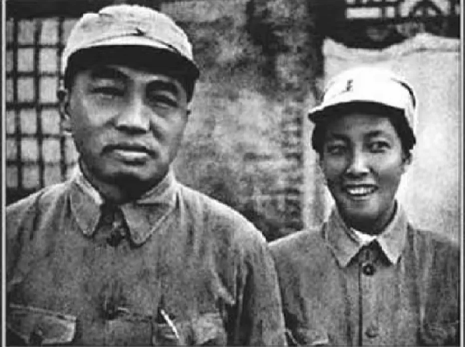 40年代，彭总与爱人蒲安修在山西武乡县八路军总部时的一张留影，快乐时光总是短暂的
