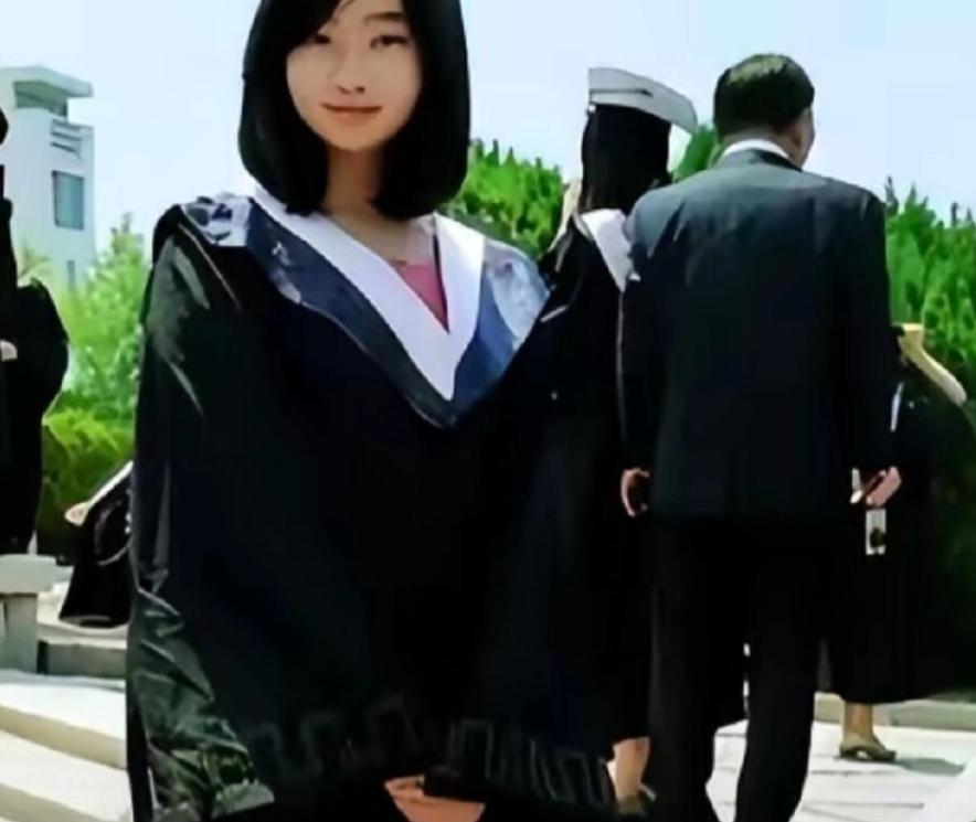 2008年，山东大学一个女孩，在睡梦中梦见佛祖慈祥的对她说：“你是我座下的童子，