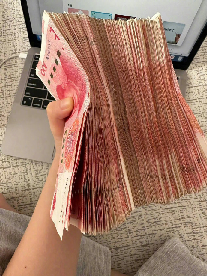 握在手里的钱，永远比那抓不住的心踏实。 