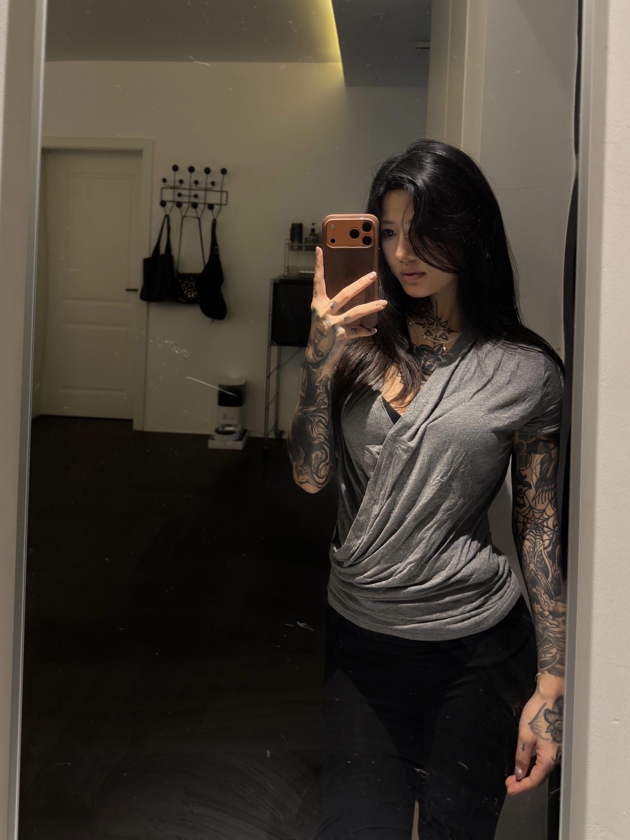 不好意思忘记回你信息了，刚才在玩手机