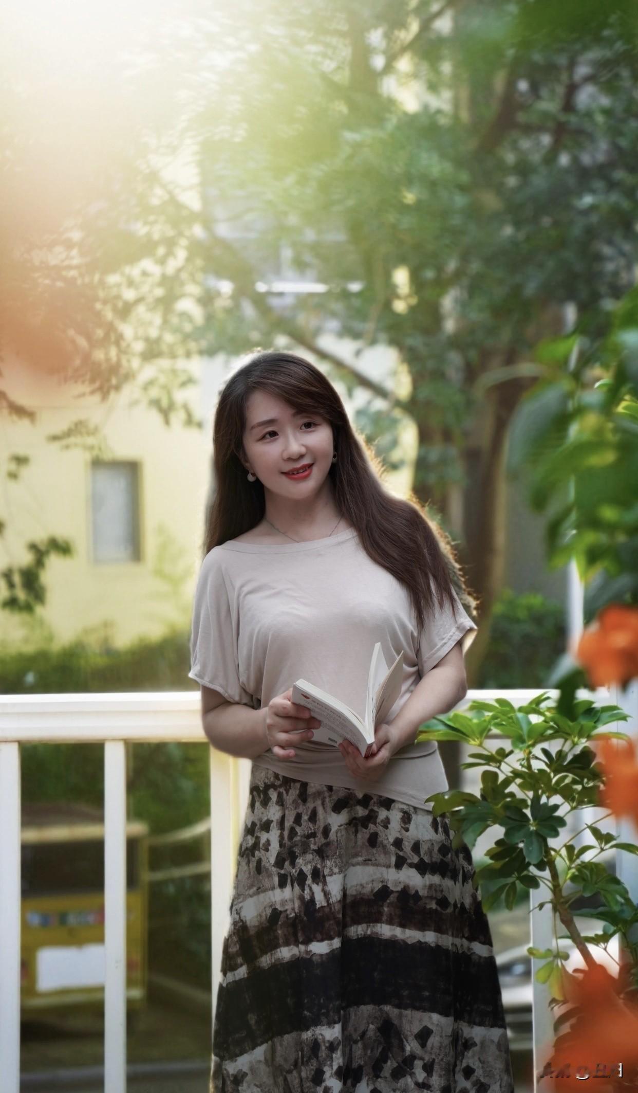 生活里也是如此，风情万种的人能带来激情与刺激，温柔体贴的人则能给予温暖与安心。其
