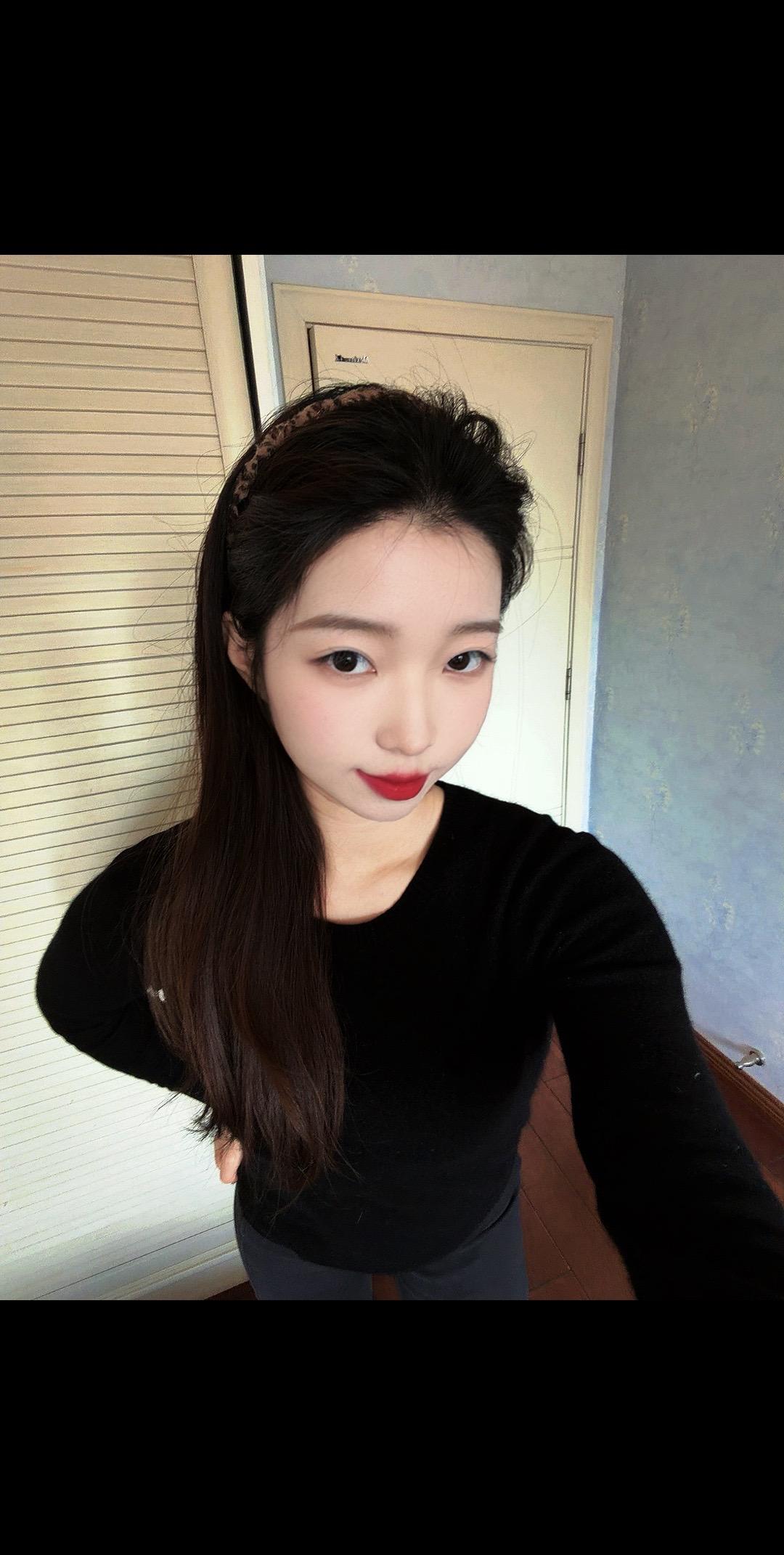 黑发红唇 中国女人.