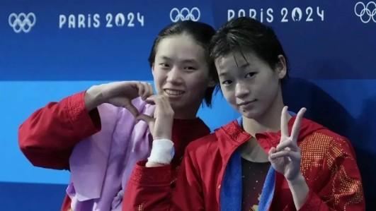 全红婵的队友陈芋汐以420.70分获得亚军。虽然未能夺冠，但她的表现同样非常出色