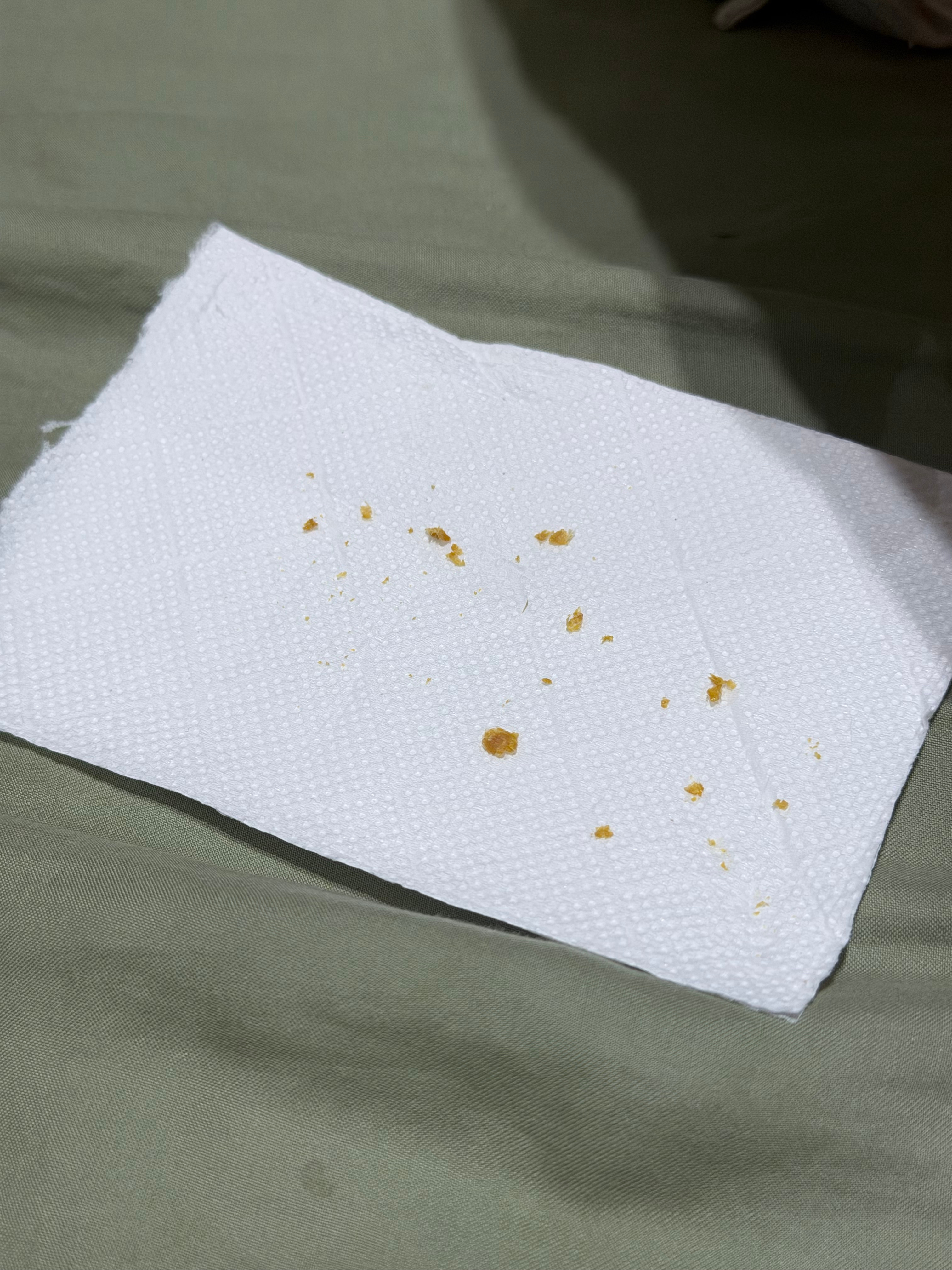我和我儿子最亲密的时光就是我帮他掏耳朵：小小的耳朵里面是怎么藏得了那么多粑粑的。