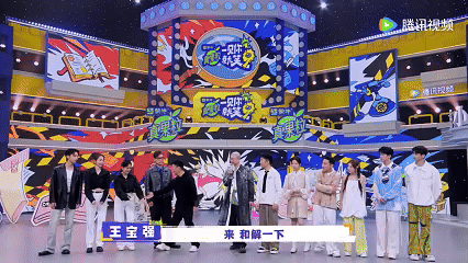 王宝强王智演技的含金量还在上升一见你就笑 从肢体语言到微表情全是戏！王宝强攥紧的