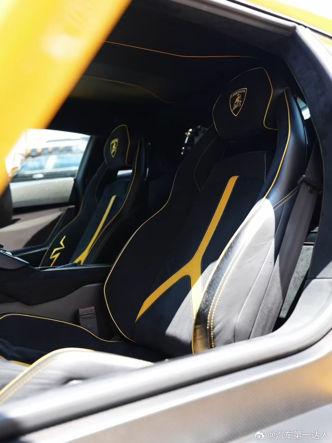 兰博基尼LP750SV，国内唯一黄色车漆，16年2万多公里里程，收藏级成色。V1
