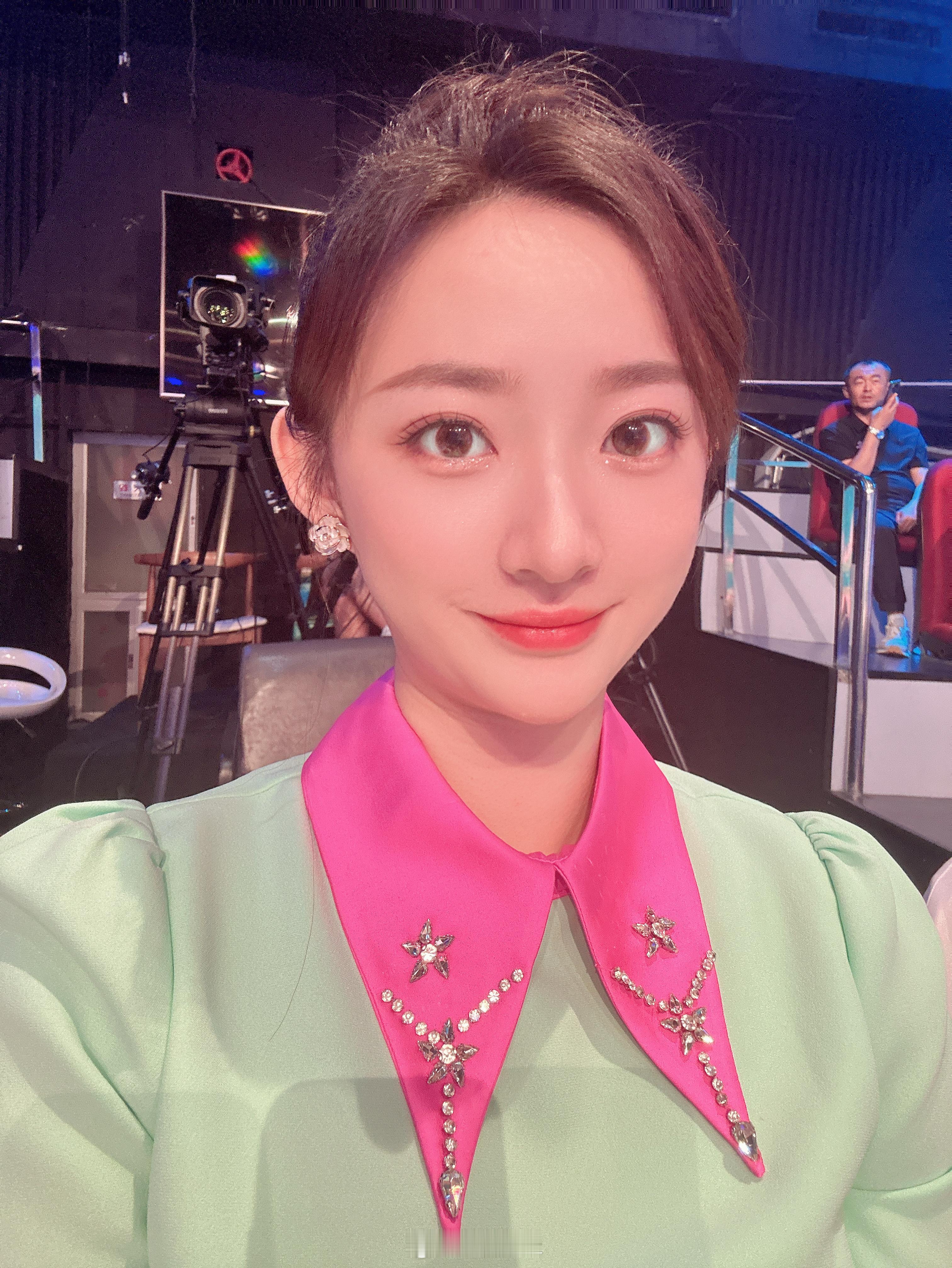 什么是真正的被爱？被爱就是，这个人ta不审判你。在人生这个大型的游乐场里，ta希