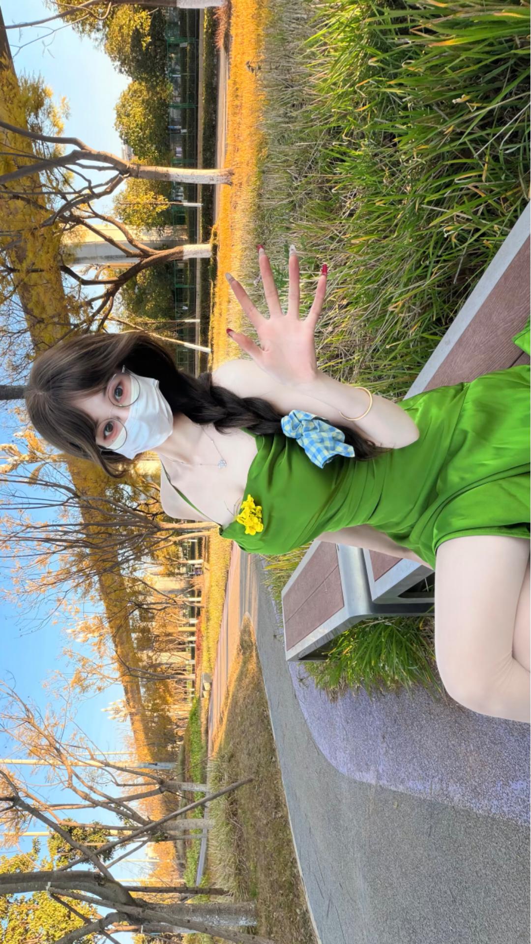 你手机拿反了📱