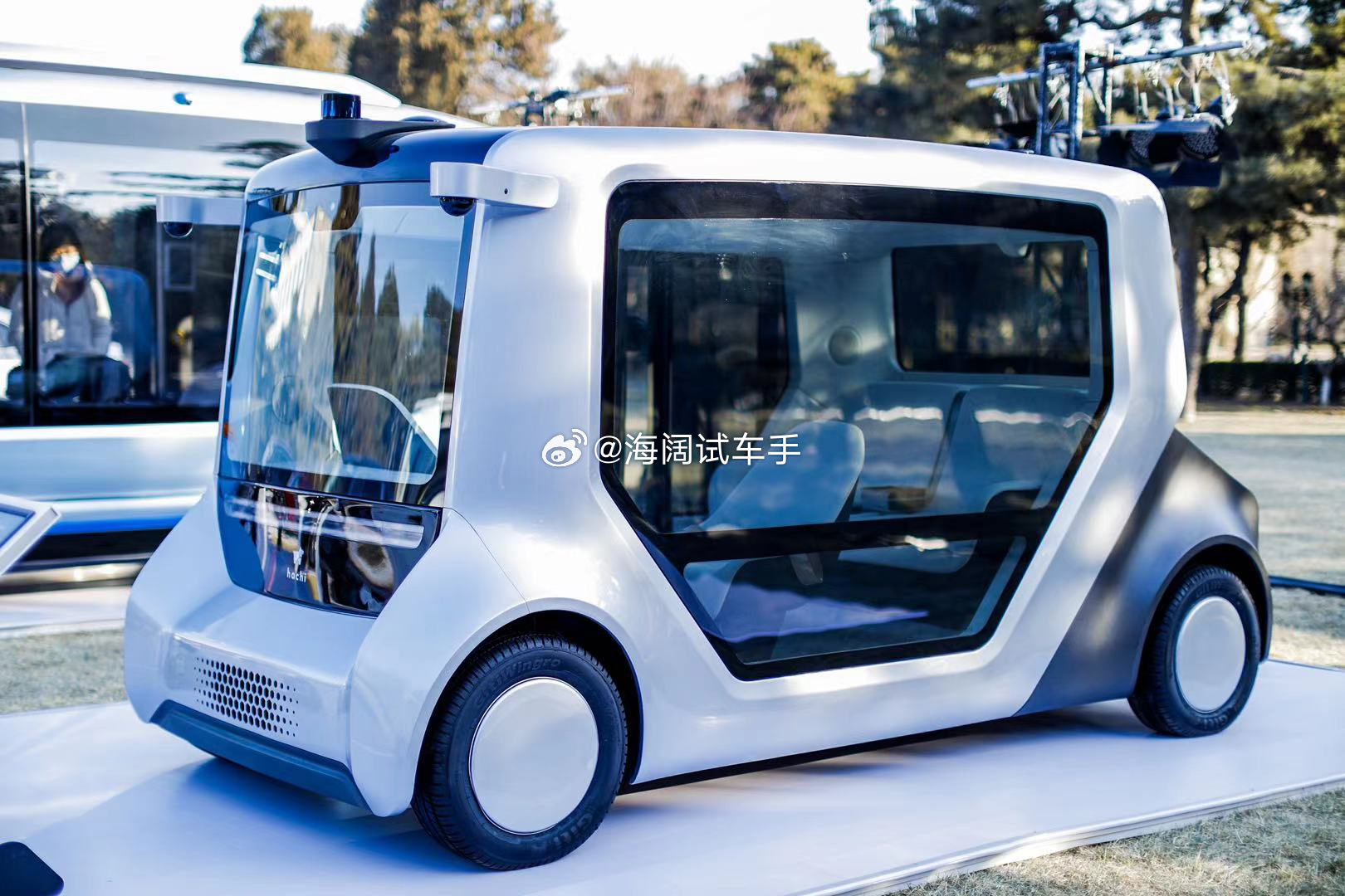 无人驾驶的出租车集体停车，这玩意如果是战争期间可是~~~ 海阔试车超话