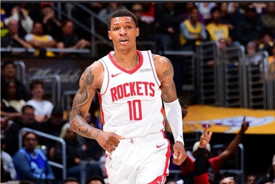 雷蒙德-费尔顿提议的福克斯换小史密斯交易，看似“各取所需”，实则完全忽视两队核心