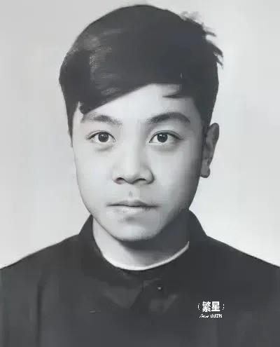 赵忠祥（1942年1月16日～2020年1月16日），出生于河北省邢台市宁晋县，