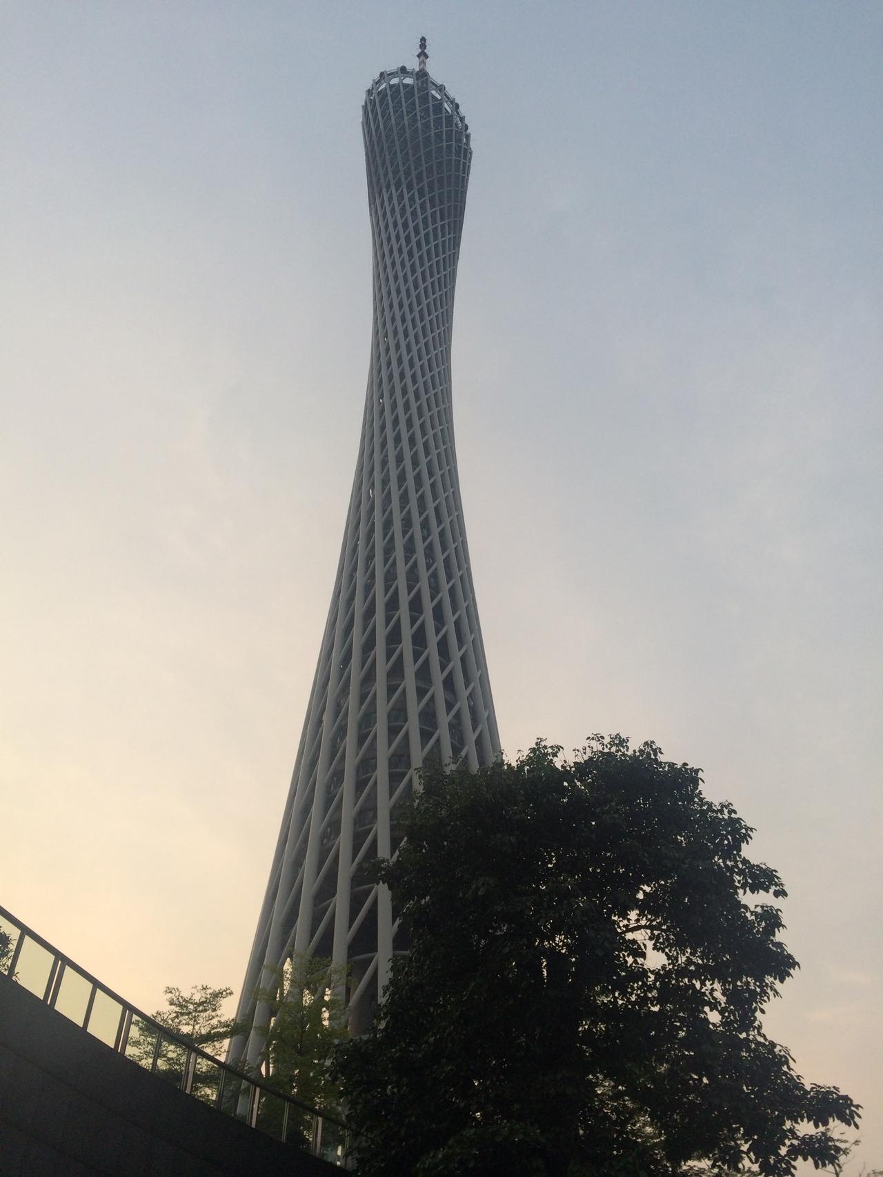 和朋友吃饭，聊起广州人的特性，广州本地人很少有创业成为大老板或知名企业家，广州人