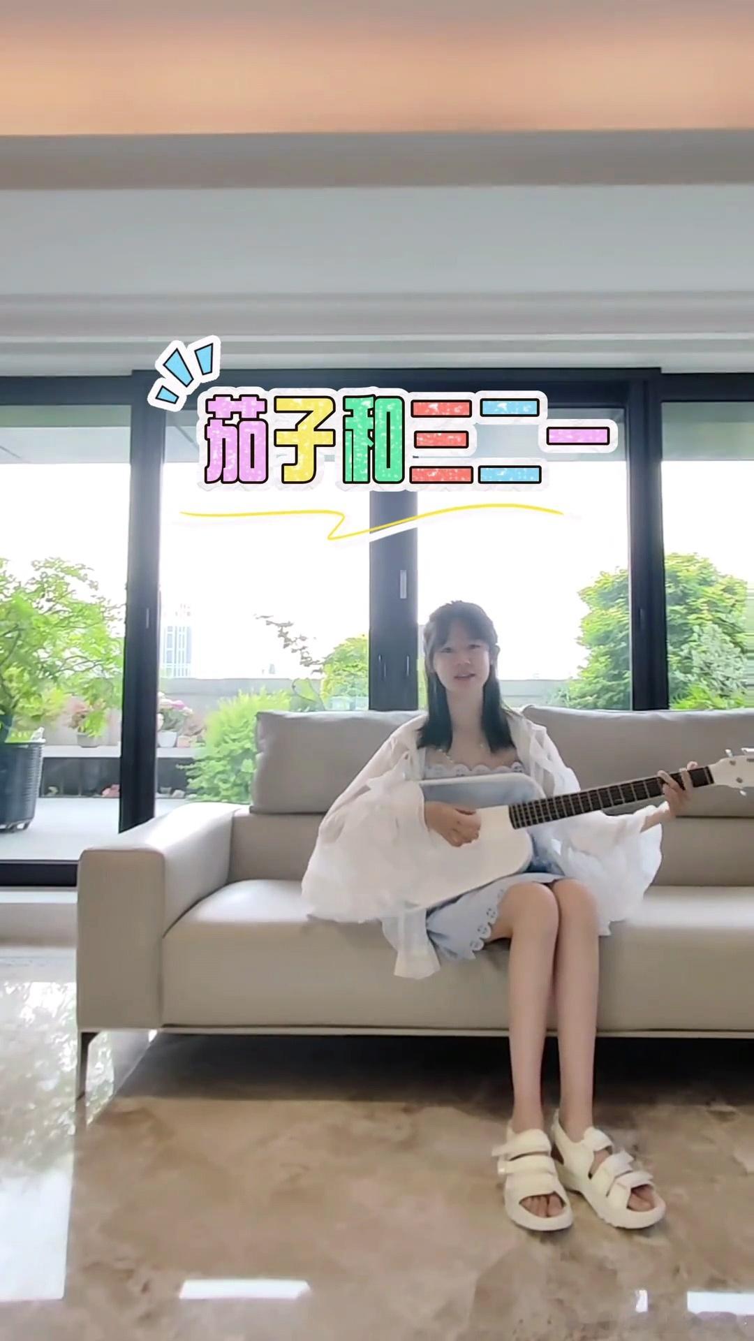 #贝儿初中毕业##陆毅女儿初中毕业# 陆毅女儿贝儿初中毕业，15岁贝儿像极了漫画