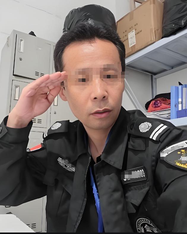 太狠了！广东深圳，一网络工程师上班时，突然接到公司通知，让他去当月薪2360元的