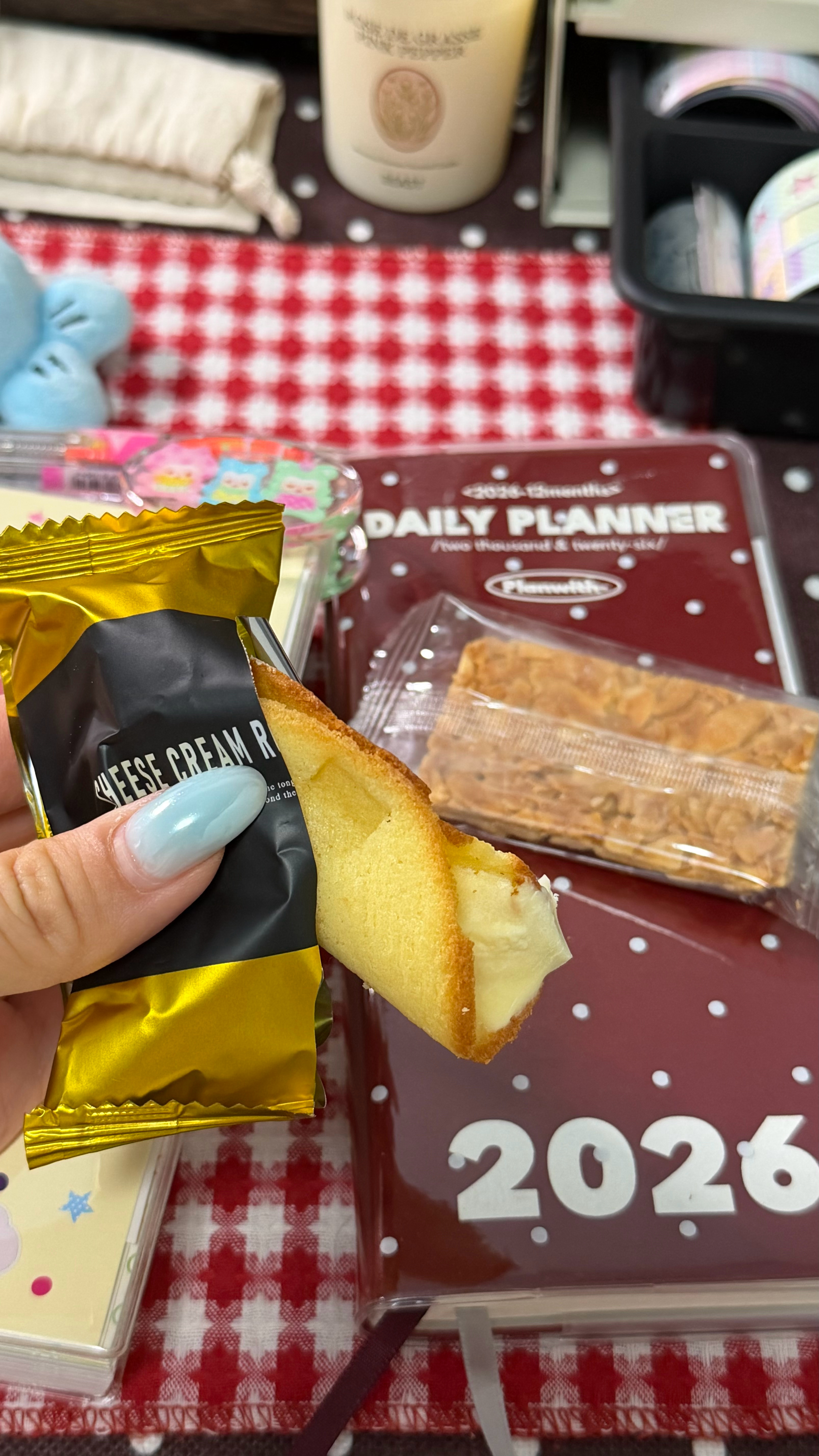 梨吃吃吃 超级美味的芝士蛋卷和杏仁酥明天给大家搞链接🔗啊啊啊啊啊真的很好吃 