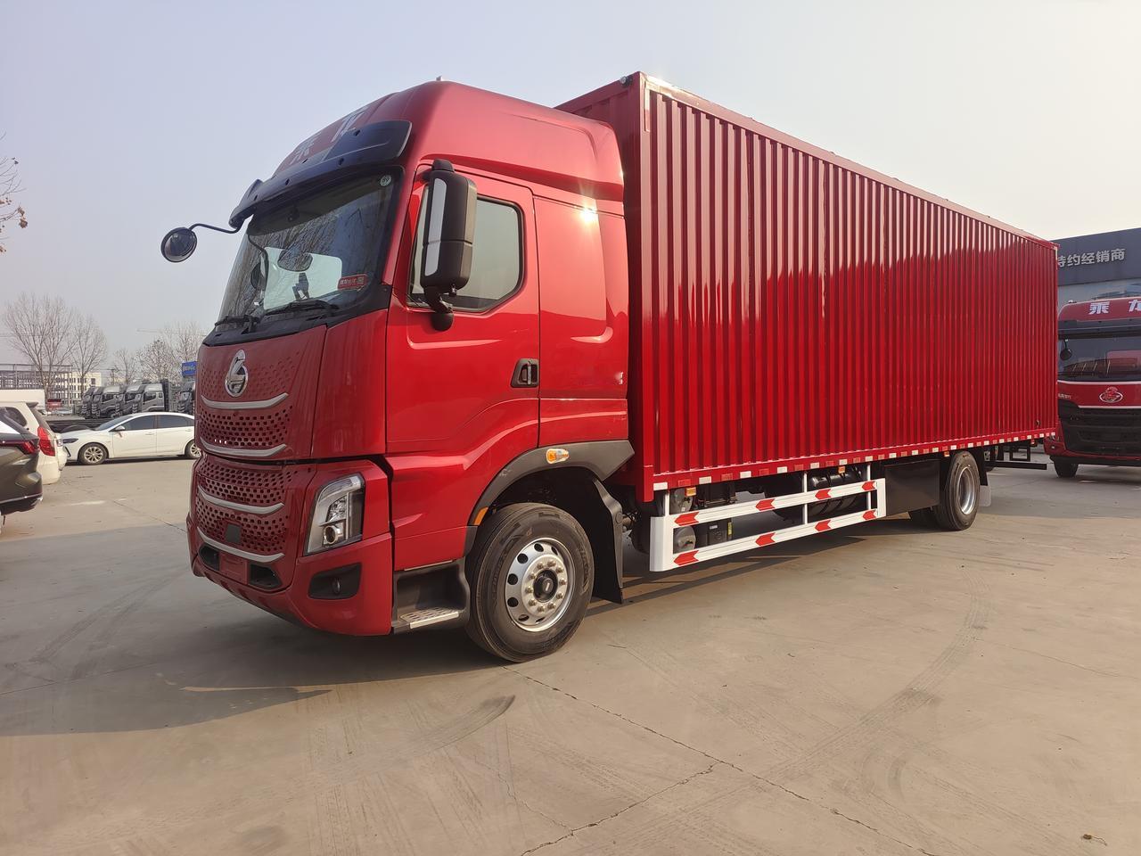 乘龙H7 Pro大单桥卡车强势登场，搭载专属定制“龙芯动力链”，可匹配10档AM